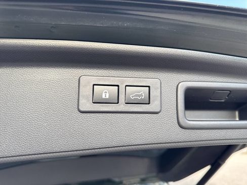 Used 2023 Subaru Forester Premium image 23