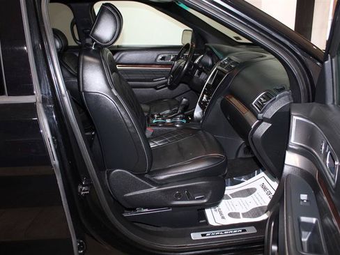 Used 2016 Ford Explorer Platinum AWD/4WD image 33