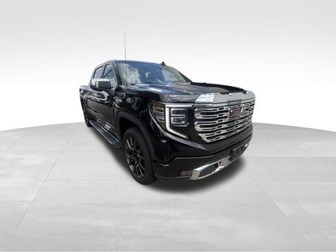 Used 2023 GMC Sierra 1500 Denali w/ Technology Package AWD/4WD image 9