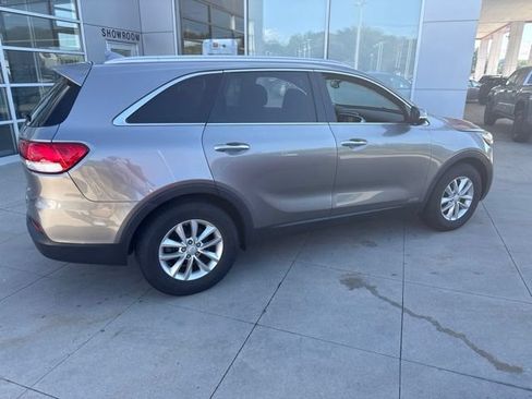 Used 2017 Kia Sorento AWD w/ LX Convenience Package image 8