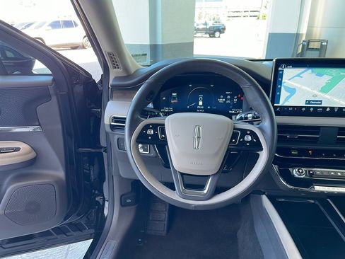 Used 2023 Lincoln Corsair Reserve image 60