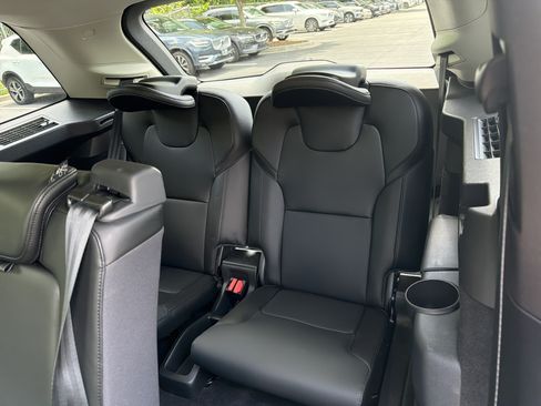 Certified 2023 Volvo XC90 B5 Core AWD/4WD image 33