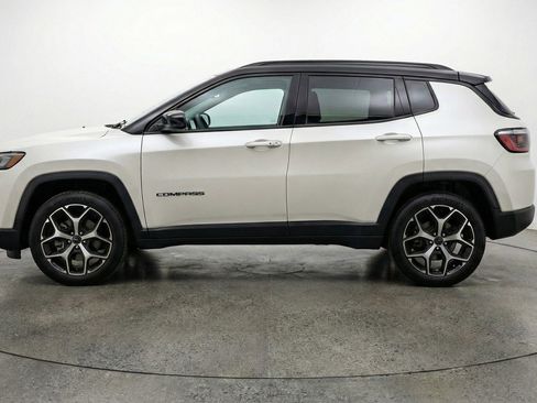 Used 2025 Jeep Compass Limited image 5