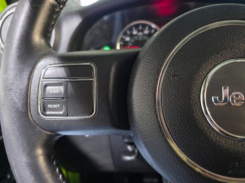 Used 2013 Jeep Wrangler Unlimited Sport image 28