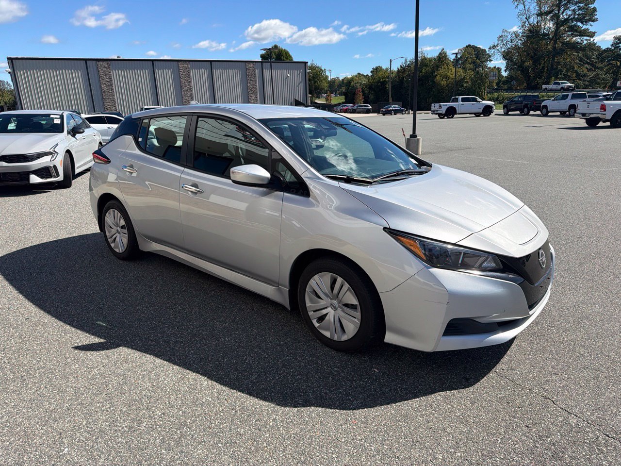Used 2025 Nissan Leaf S FWD image 8