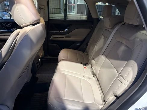 Certified 2023 Lincoln Corsair AWD image 27