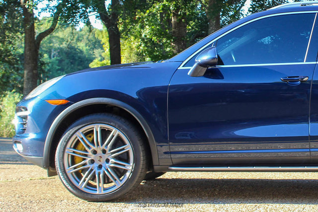 Used 2012 Porsche Cayenne Turbo AWD/4WD image 3