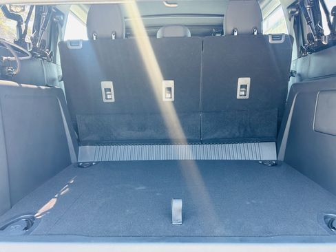 New 2025 Ford Bronco 4-Door image 4