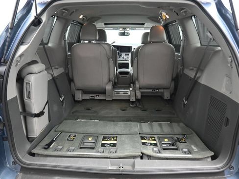 Used 2016 Toyota Sienna XLE FWD image 57
