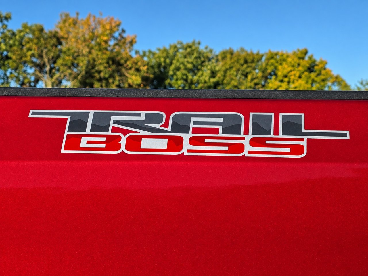 Certified 2023 Chevrolet Silverado 1500 LT Trail Boss w/ Convenience Package II AWD/4WD image 9