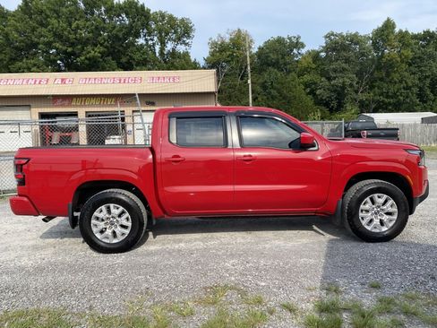 Used 2022 Nissan Frontier SV w/ Technology Package AWD/4WD image 4