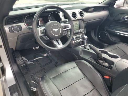 Used 2018 Ford Mustang Premium image 12