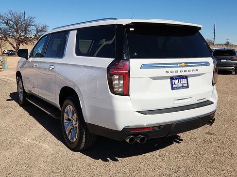 Used 2023 Chevrolet Suburban Premier image 2