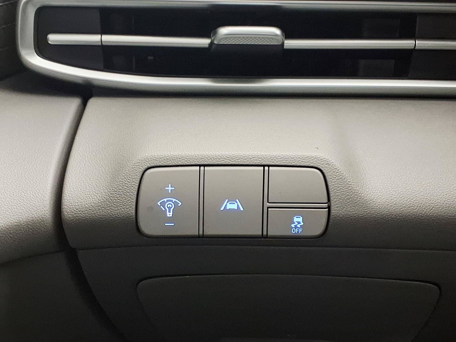 Certified 2023 Hyundai Elantra SEL FWD image 22
