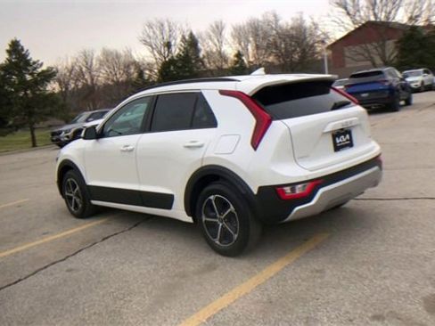 New 2025 Kia Niro EX image 9