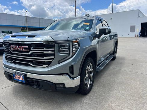 Used 2023 GMC Sierra 1500 SLT w/ SLT Premium Package AWD/4WD image 1