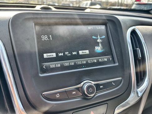 Used 2018 Chevrolet Equinox LS image 12