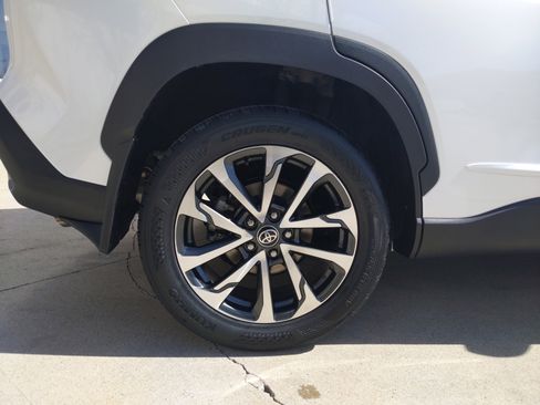 Used 2023 Toyota Corolla Cross XLE w/ Convenience Package image 36