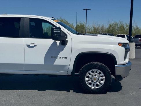 Used 2022 Chevrolet Silverado 2500 LT w/ Fleet Comfort Package AWD/4WD image 4