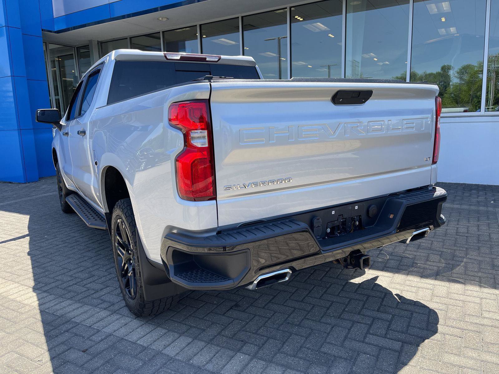 Used 2021 Chevrolet Silverado 1500 LT Trail Boss w/ Convenience Package II AWD/4WD image 3