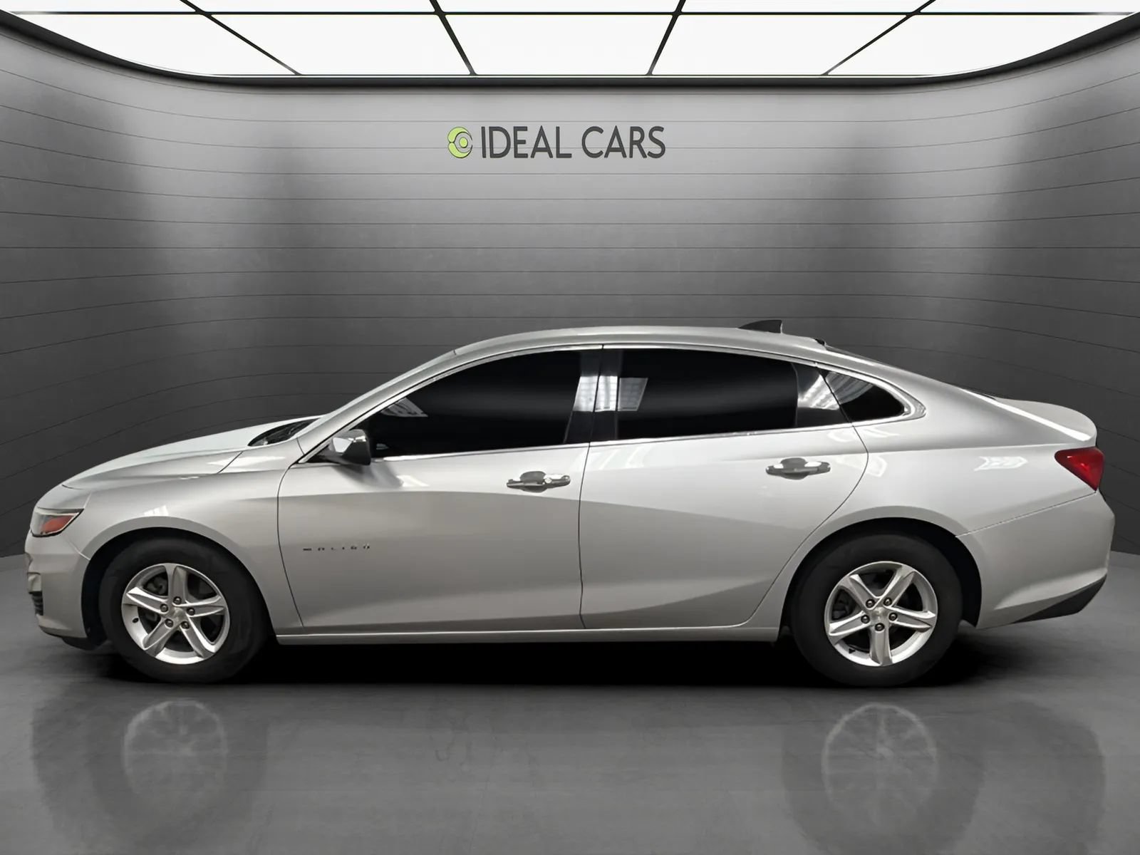 Used 2020 Chevrolet Malibu LS FWD image 2