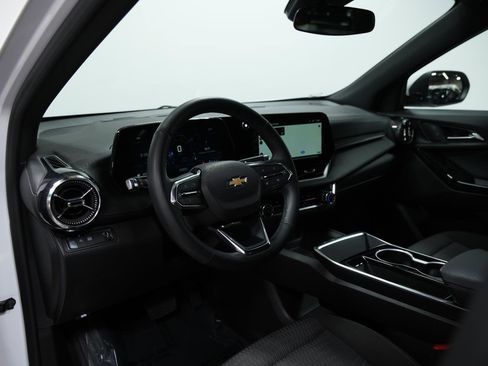 Used 2025 Chevrolet Equinox LT FWD image 26