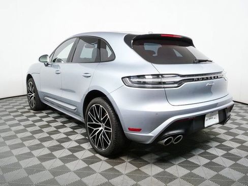 Certified 2023 Porsche Macan image 3