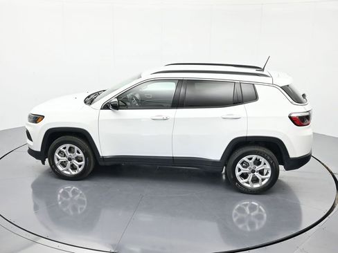 Used 2025 Jeep Compass Latitude AWD/4WD image 34