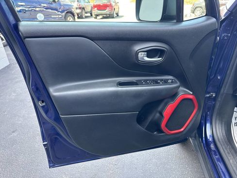 Used 2016 Jeep Renegade Trailhawk w/ Cold Weather Group image 17