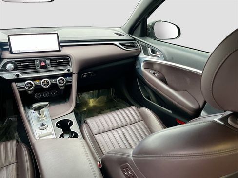 Used 2022 Genesis G70 2.0T w/ Prestige Package image 25