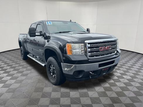 Used 2014 GMC Sierra 2500 SLE w/ Suspension Package, Off-Road image 7