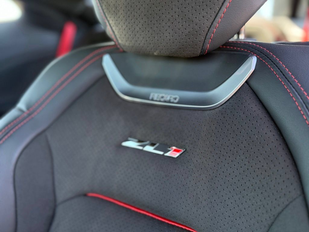 Used 2020 Chevrolet Camaro ZL1 RWD image 15