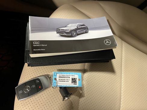 Used 2022 Mercedes-Benz GLC 300 4MATIC image 12