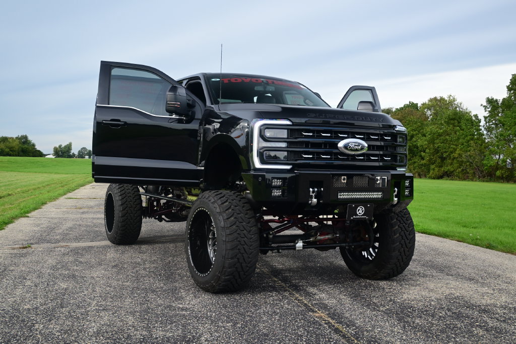 Used 2024 Ford F250 Platinum AWD/4WD image 9