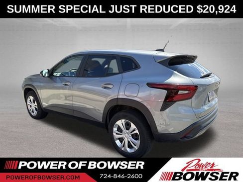 Used 2024 Chevrolet Trax LS FWD image 3