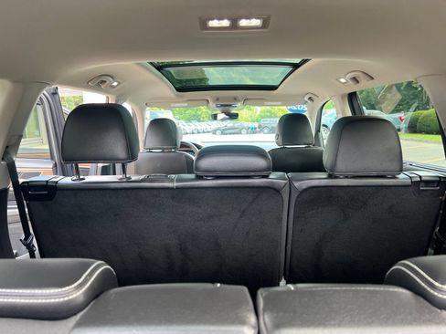 Used 2024 Volkswagen Atlas SE w/ Panoramic Sunroof Package AWD/4WD image 12