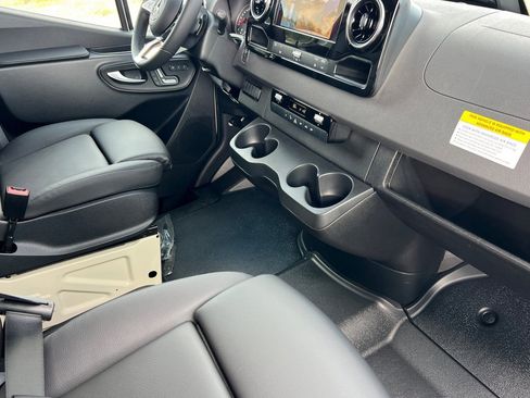 New 2026 Mercedes-Benz Sprinter 2500 image 18