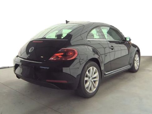 Used 2014 Volkswagen Beetle TDI image 3
