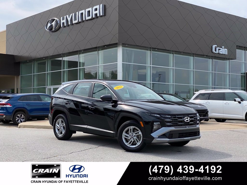 Used 2025 Hyundai Tucson SE AWD/4WD image 1
