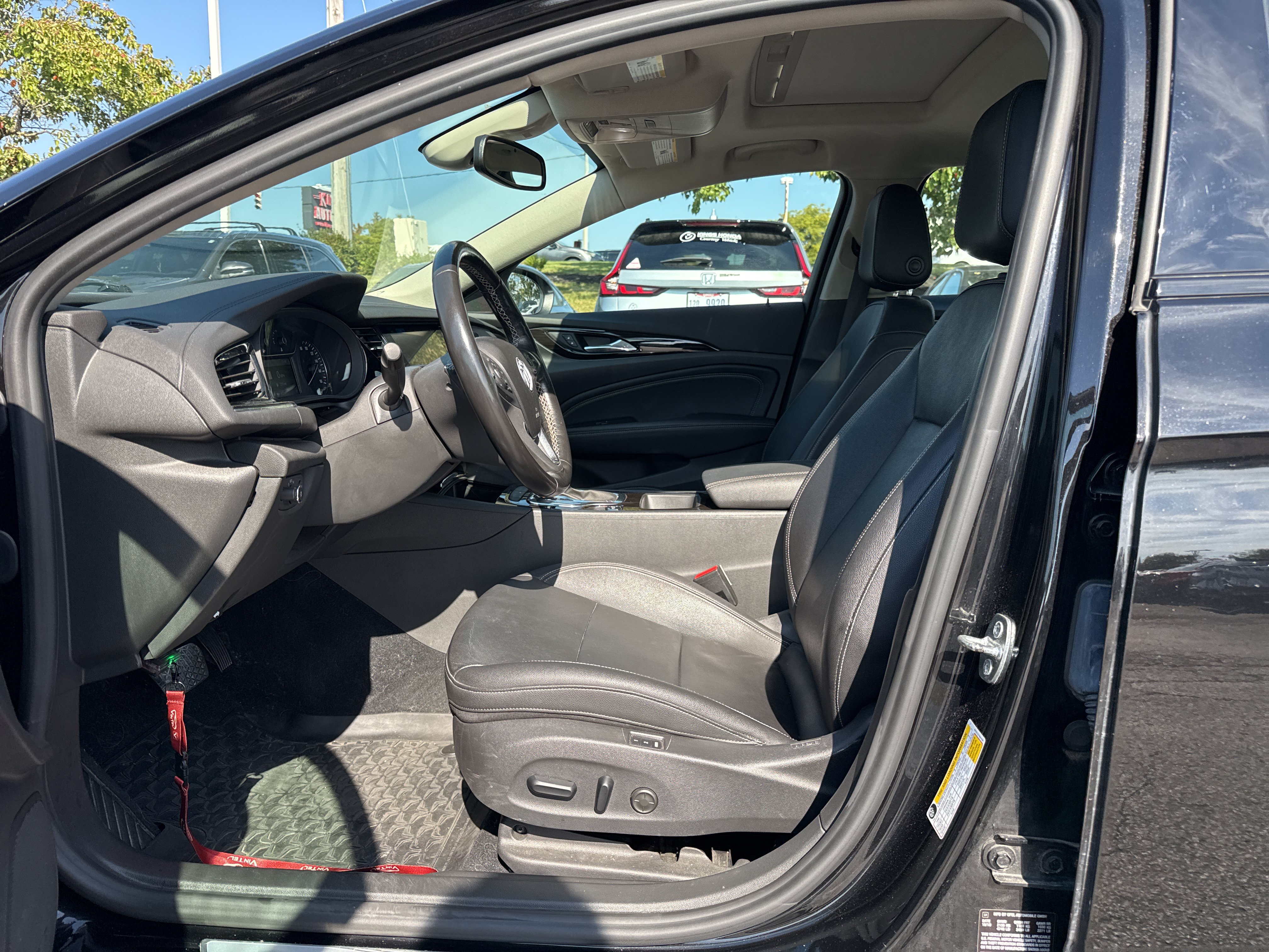 Used 2019 Buick Regal Essence w/ Driver Confidence Package I AWD/4WD image 9