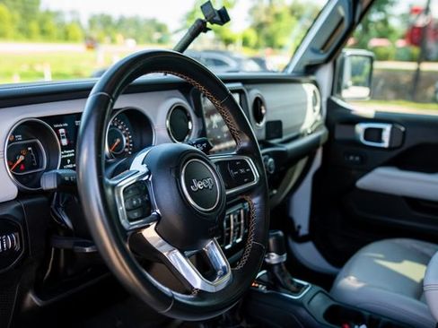 Used 2022 Jeep Gladiator Overland AWD/4WD image 28