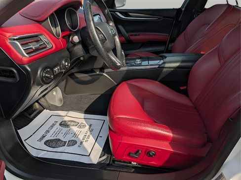 Used 2018 Maserati Ghibli S RWD image 19