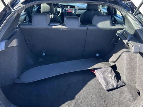 Used 2018 Honda Civic Sport image 8