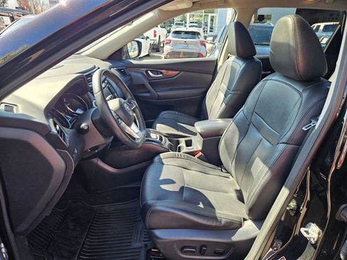 Used 2018 Nissan Rogue SL w/ Premium Package image 12