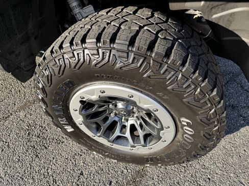 Used 2021 RAM 1500 TRX w/ TRX Lanuch Edition image 25