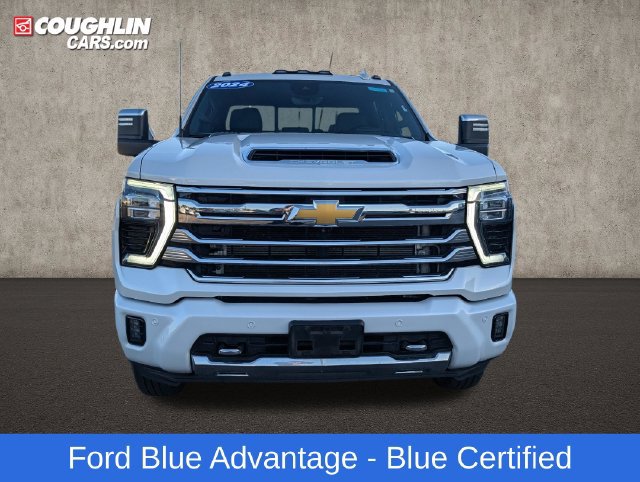 Used 2024 Chevrolet Silverado 3500 High Country w/ High Country Premium Package AWD/4WD image 3