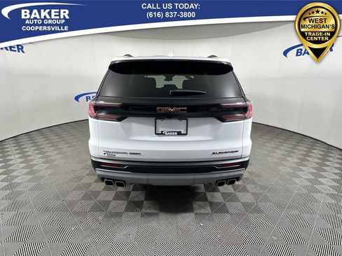 Used 2025 GMC Acadia Elevation image 8