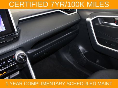 Used 2025 Toyota RAV4 XLE AWD/4WD image 17
