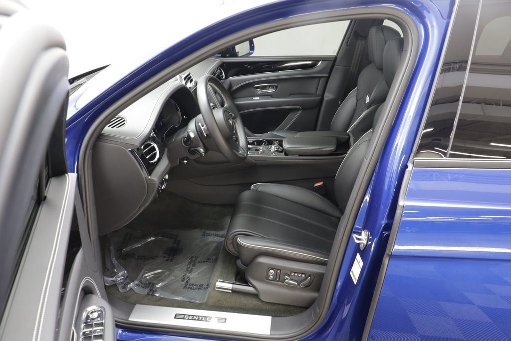 Used 2021 Bentley Bentayga AWD/4WD image 6