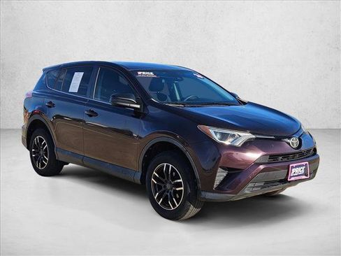 Used 2018 Toyota RAV4 LE image 3